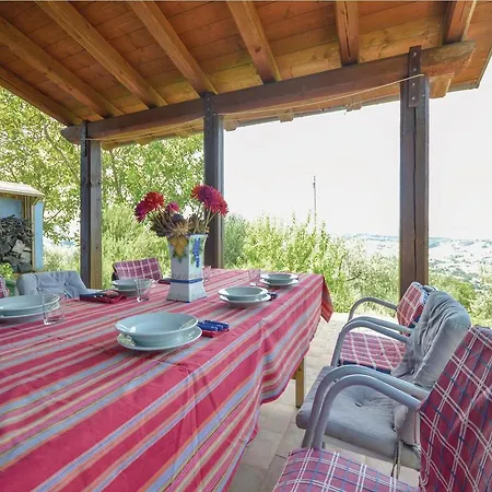 Four-bedroom In Tolentino Apartament