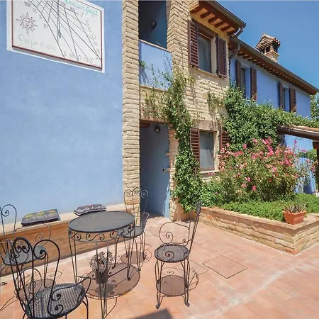 Four-bedroom In Tolentino Apartament