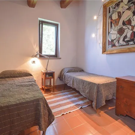 Four-bedroom In Tolentino Apartament *